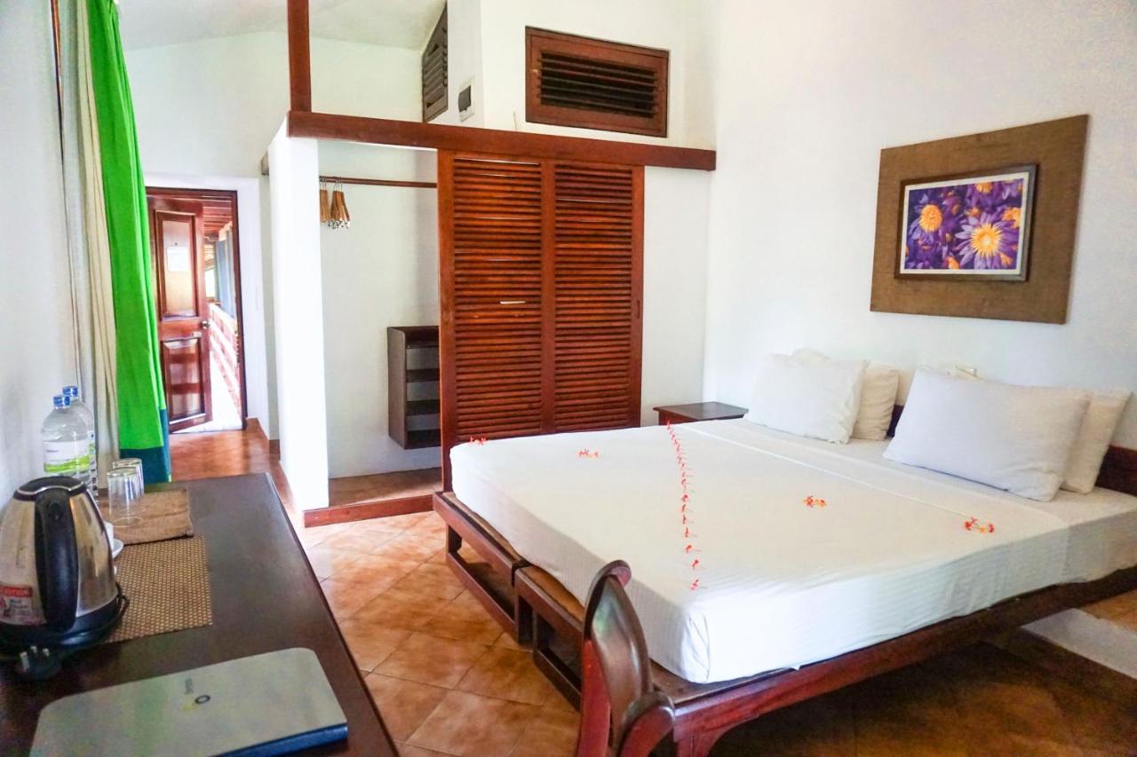 Club Bentota Hotel Exterior photo