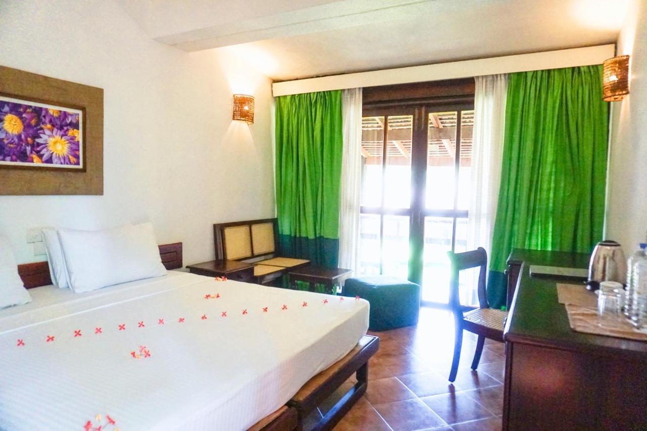 Club Bentota Hotel Exterior photo